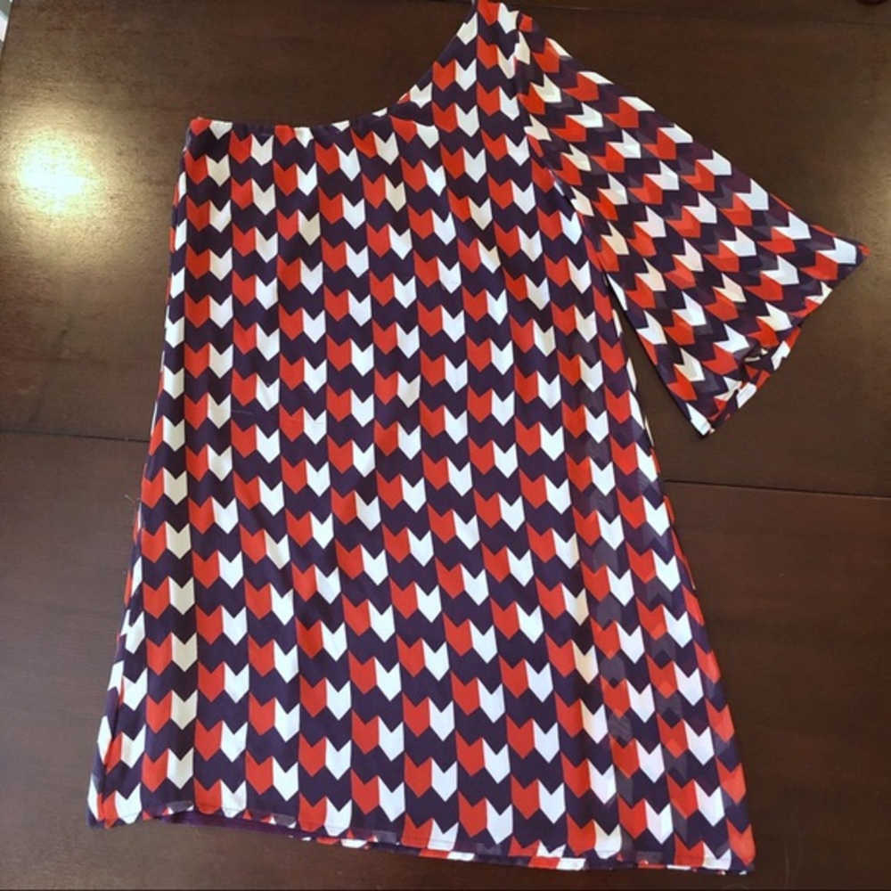 One shoulder dress